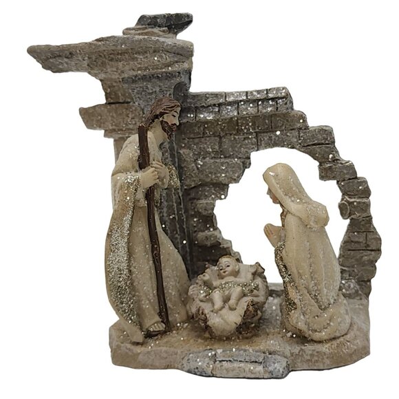 Nativity Scene Figurine With Holy Family‎ And Stable Glitter Accents 7in Tall - Picture 1 of 11